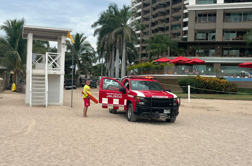 Precaución en playas por oleaje: bandera roja en Conchas Chinas