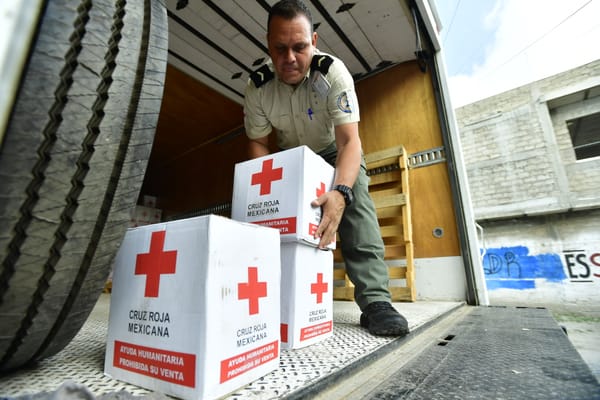 Entrega Gobierno de Jalisco más de 2.5 millones de pesos en respaldo de 93 familias de Puerto Vallarta